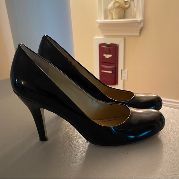 Nine West black shoes, size 6 - Picture 3 of 4